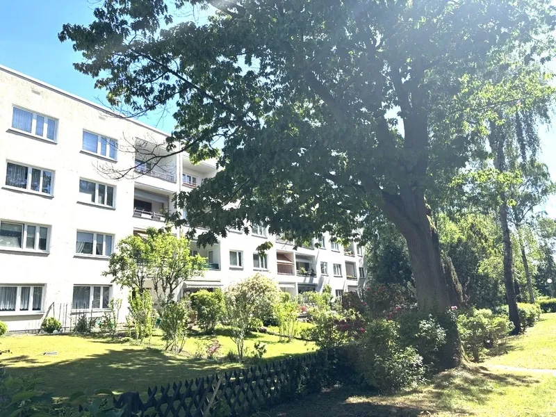 +++ großzügige, unrenovierte 3-Zimmer-Wohnung in ruhiger Lage von Spandau +++ — photo 1